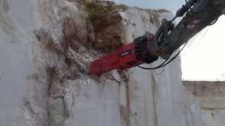 PROMOVE XP4500 at work on Volvo EC460 in marble quarry