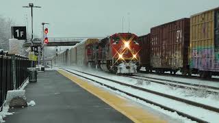 CN Train 368 Eastbound Meets CN Train 271 Westbound December 5, 2023