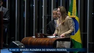 Vanessa Grazziotin critica reforma administrativa no Amazonas