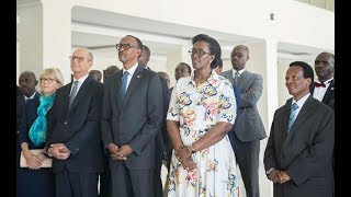 Perezida Kagame aherekejwe na Madamu we bafunguye Ishuri ry’Ubuvuzi rya Kaminuza ya AUCA