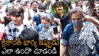 Hero Srikanth Wife Ooha And Her Son Rohan Arrived At MAA Election Office | News Buzz