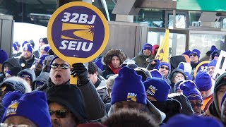 Airport workers rally at Newark International