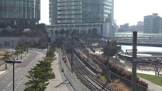 みなとみらいの高島操車場跡地にある歩道橋から見た東海道貨物線高島線