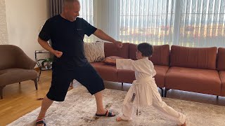 Fatih Selim karate öğreniyor.Yeni spor dalı jimnastik ve karate öğrenmek.Tatil aktivitesi