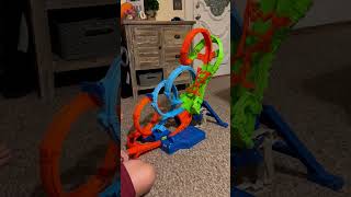 Testing out the Hotwheels 4 loop crash track