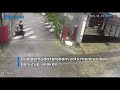 detik detik 2 pemuda curi besi selokan terekam cctv