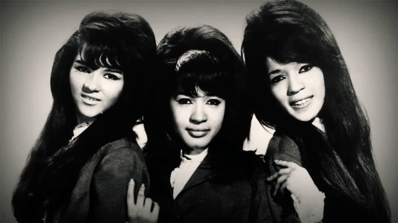 The Ronettes-Be My Baby Legendado - YouTube