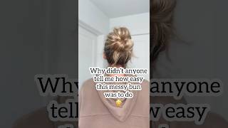 This messy bun is so easy! Perfect for fall 🍂🍁 #messybun #messybuntutorial