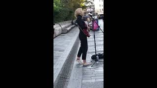 Luan Mei busking in Brighton