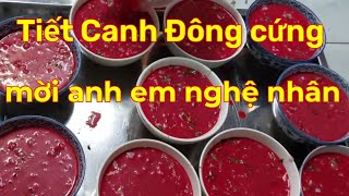 Một Mâm tiết canh tiếp khách thợ đá mỹ nghệ