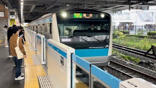 【JR京浜東北線大井町駅改良工事に伴う臨時運用列車】E233系1000番台ｻｲ132編成が京浜東北線各駅停車蒲田行きとして川崎駅4番線に到着停車するシーン（9446B）2024.11.17.15:34