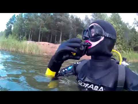 Frogwoman Goes Underwater For The First Time - YouTube