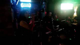 Duo Tropicandente - Tiene espinas el rosal en vivo (cover)