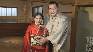 横綱鶴竜関が婚約会見 お相手は２３歳モンゴル女性