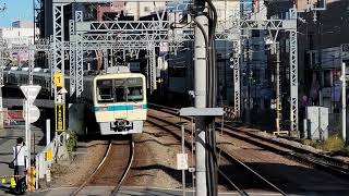 4K【フリー素材】小田急線　向ヶ丘遊園駅　8000形発車\u00263000形通過シーン