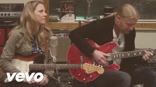 Tedeschi Trucks Band - Part of Me (acoustic)