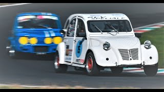 Vous voici a bord d'une R8 qui poursuit la 2cv speciale !!!