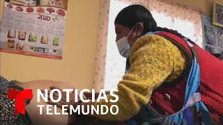 Parteras andinas asisten a embarazadas durante la pandemia | Noticias Telemundo