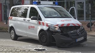 Funkwagen der Stadtwerke kollidiert mit Vespa - 1 Schwerverletzter in Bonn-Beuel am 12.10.17