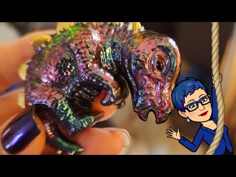 Oh my god, I made a baby dinosaur in an egg. I'm trying out my new Krystal resin mold. Video #451