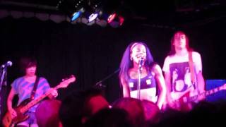 The Go! Team - Huddle Formation (Live at the Corner Hotel, Melbourne)