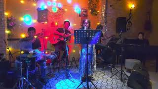 Giọng Ca Dĩ Vãng * Chị Tâm • DoHai band @CafeKile