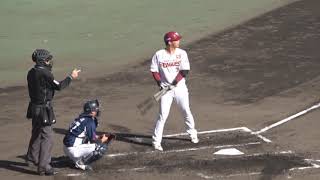 浅村栄斗（2019・3・9・倉敷・対西武戦でフルスイングする浅村）