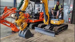 Natasha and Grant introduces the 2 7 ton Digger with Tilt Hitch XCMG