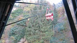 Luftseilbahn Erstfeld - Wilerli Schiffli kommt in die Talstation - cable car Switzerland