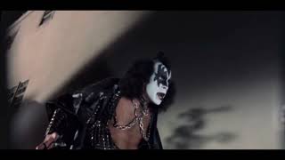 Kiss - Meet The Phantom Of The Park Robot Gene Fight Security guard Scenes