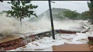 vannalli beach kumta... thoukte cyclone...