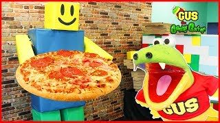 ROBLOX Work at a pizza place in real life! Let's Play Roblox