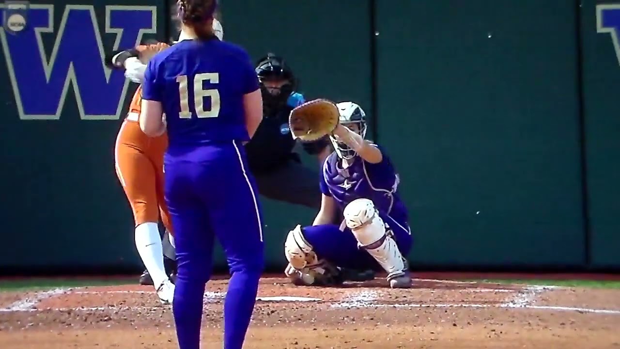 Texas Softball's Bella Dayton Hits Home Run Vs. Washington In Seattle ...