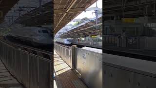 東海道新幹線の通過本数が多すぎて2つのホームで放送が重なる瞬間！熱海駅のホームだと必ずと言っていいほど放送が被ります！