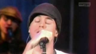 Enrique Iglesias - Addicted (LIVE)