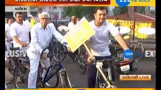 Vadodara: Doctors hold bicycle rally to protest National Medical Council Bill - Zee 24 Kalak