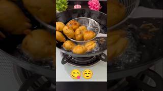 ଗରମା ଗରମ୍ ଆଳୁଚପ୍☺️..ଖାଇକି ମଜା ଆସିଗଲା#ytshorts#food#aloochop#shortsfeed#recipe#shorts@swarasargam