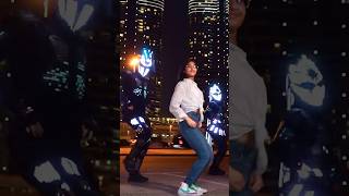 Chammak challo in Dubai @BeatsWithHarnidh  #chammakchallo #shinescreed #bollywood #indian #dance