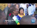 Zimbabwe’s Incumbent President Calls for Peace Amid Elections