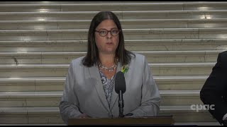 Manitoba Premier Heather Stefanson announces investment in long-term care system – April 6, 2022