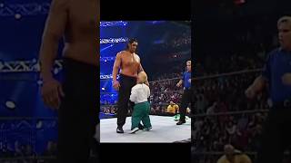 Great Khali takes on Hornswoggle in gigantic mismatch: Survivor Series 2007