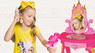 Max, Katy and Arina Pretend Play Beauty Salon with Kids Make up Toys