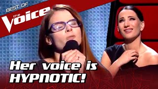 Her MESMERIZING, HYPNOTIC voice made The Voice coaches cry