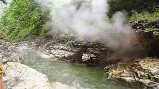 sjwさん 子安峡の大墳湯 Oyasukyo Great Fountain