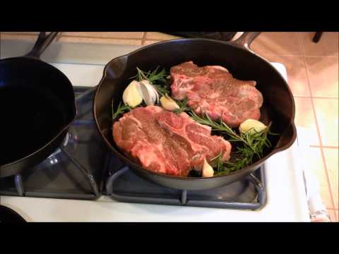Cast Iron Skillet Lamb Chops with Garlic and Rosemary Cast Iron Skillet Lamb Chops with Garlic and Rosemary