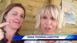 FBI Conference 2016 - reporter Vigdis Jordal møter konferansier Dora Thorhallsdottir.