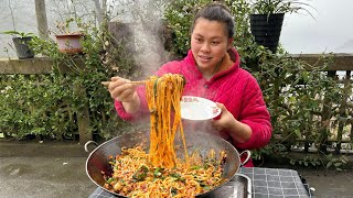 今天做了一大锅美味的外婆菜炒粉Make a pot of delicious fried rice flour today