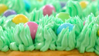 How To Make the Cutest Easter Dessert EVER!