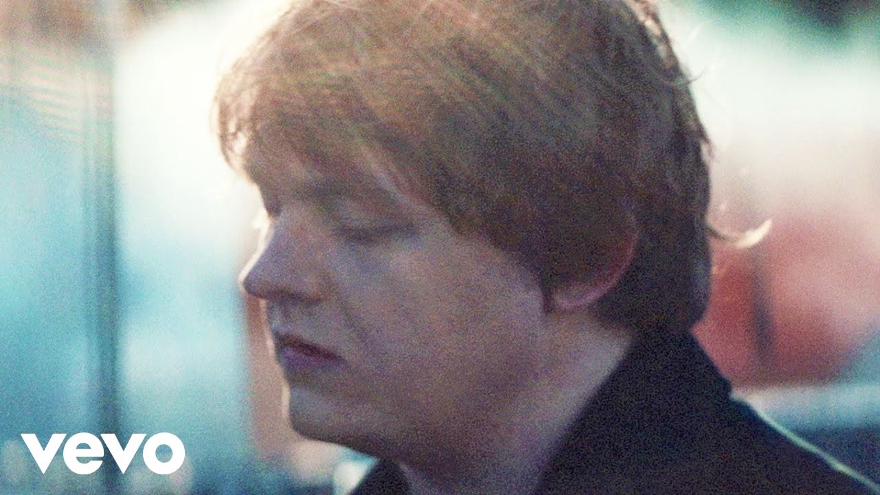Lewis Capaldi - Bruises Lewis Capaldi - Bruises