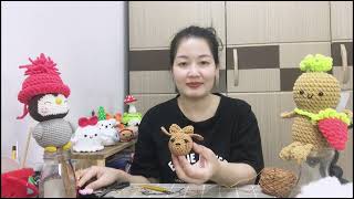 Kim Huyen shows how to knit a dog